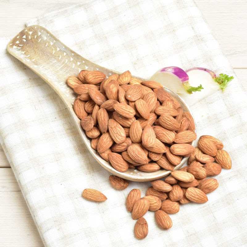 Whole Almonds Detailed